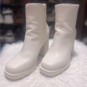 Steve Madden Chic White Heeled Boots